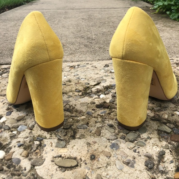 🆕 NWOB Yellow chunky block heel with pointed toes - Picture 6 of 8